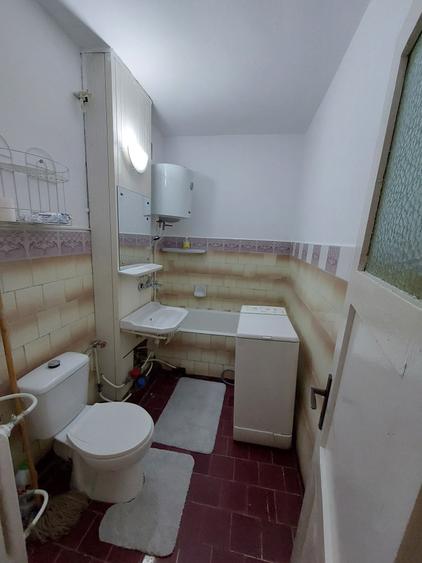 Garsonieră decomandată în Central