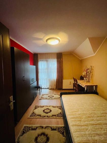 Casă cu 4 camere cu Teren 234 Mp în Central