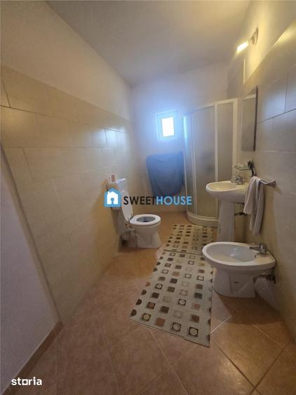 Casă cu 5 camere cu Teren 704 Mp în Central