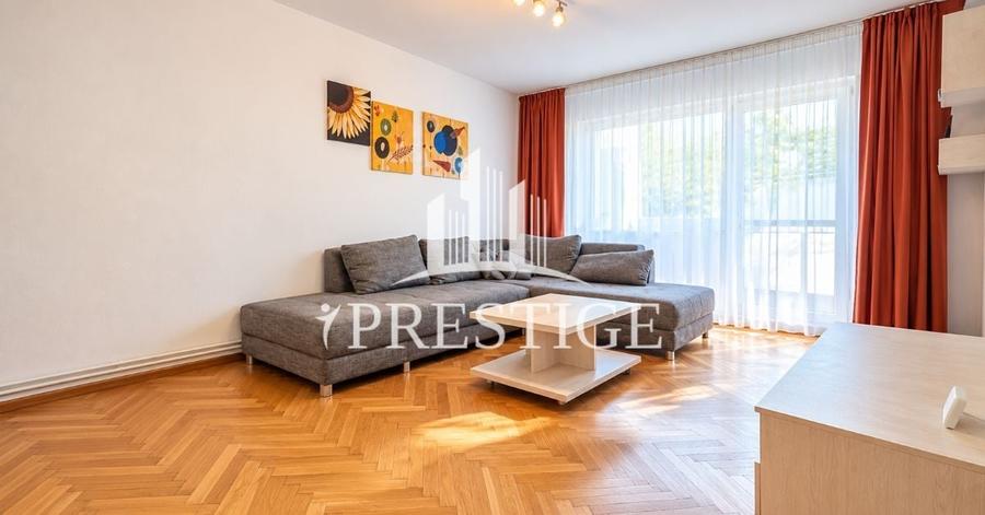 Apartament cu 3 camere, mobilat în Central