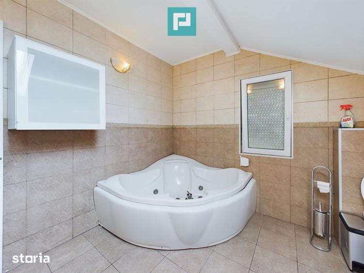 Casă cu 6 camere cu Teren 1810 Mp în Moneasa