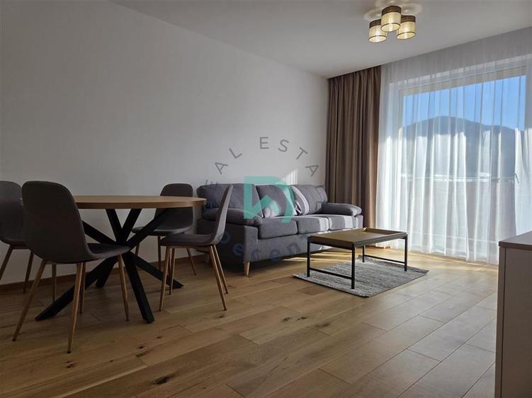 Apartament cu 3 camere decomandat în Astra