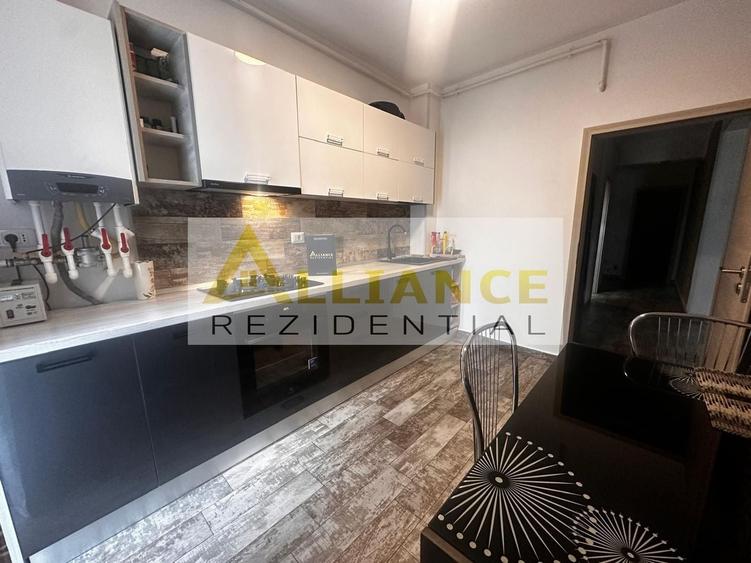 Apartament cu 3 camere semidecomandat, mobilat în Berceni