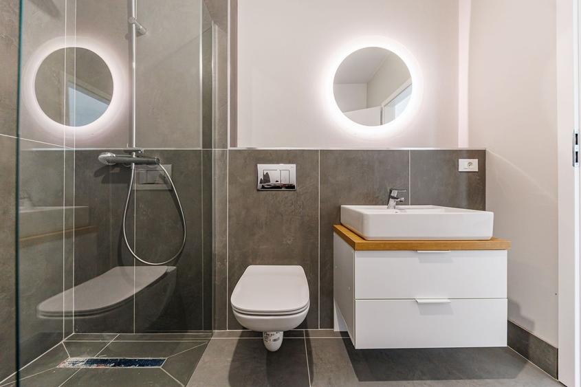 Apartament cu 2 camere decomandat în Take Ionescu