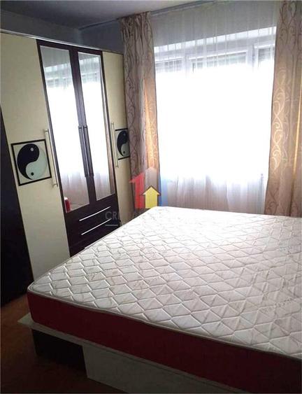 Apartament cu 3 camere decomandat, mobilat în Viziru 3