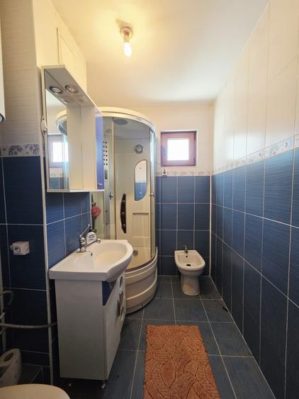 Apartament cu 2 camere decomandat în Micro 20