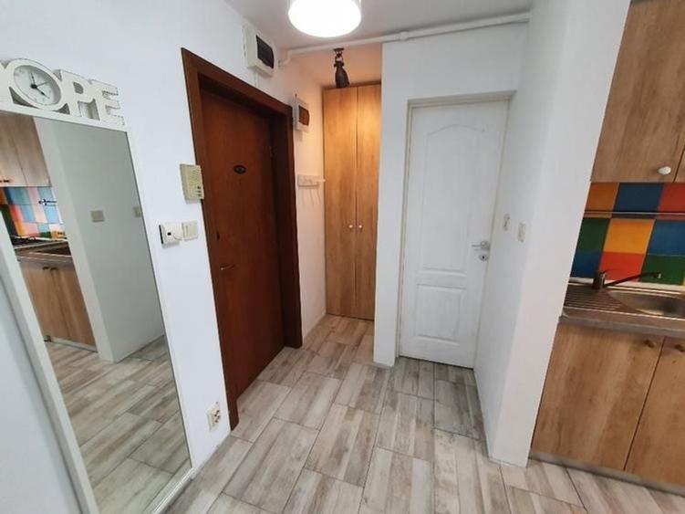 Garsonieră decomandată în Decebal
