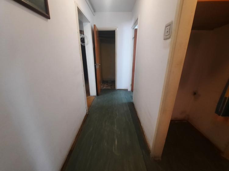 Apartament cu 3 camere decomandat în Berceni