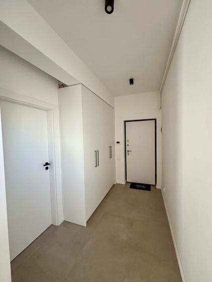 Apartament cu 3 camere semidecomandat în Nord