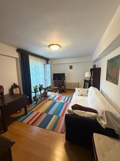 Apartament cu 4 camere decomandat, mobilat în Obor