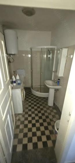 Casă cu 6 camere cu Teren 660 Mp în Apărătorii Patriei