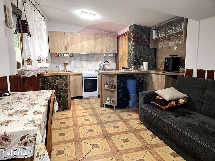 Casă cu 4 camere în Râșca
