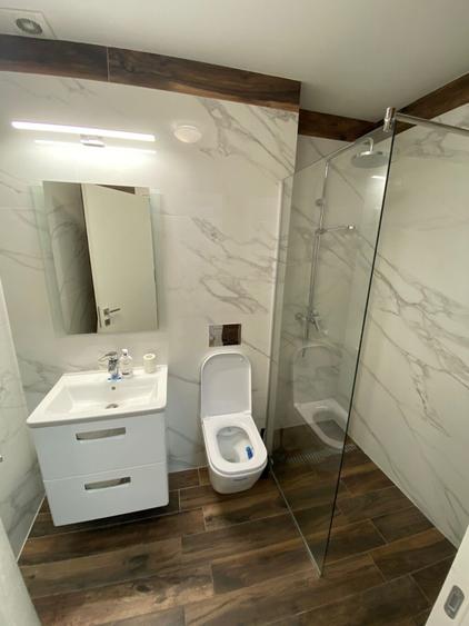 Apartament cu 4 camere decomandat în Națiunile Unite
