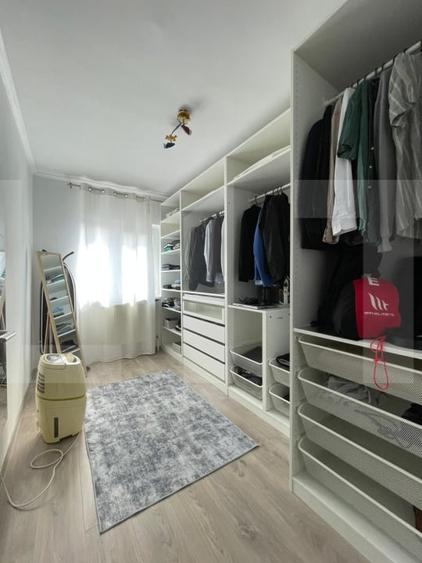 Apartament cu 3 camere semidecomandat, mobilat în Lipovei