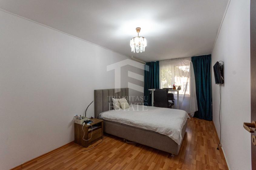 Apartament cu 4 camere semidecomandat în Iancului