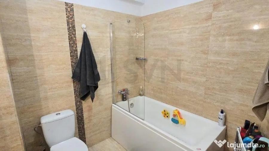 Apartament cu 3 camere decomandat în Jiului