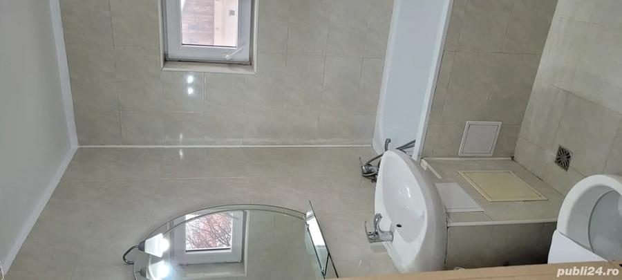 Apartament cu 3 camere decomandat în Republicii