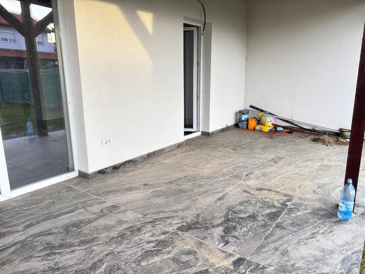 Duplex cu 4 camere cu Teren 300 Mp în Covaci