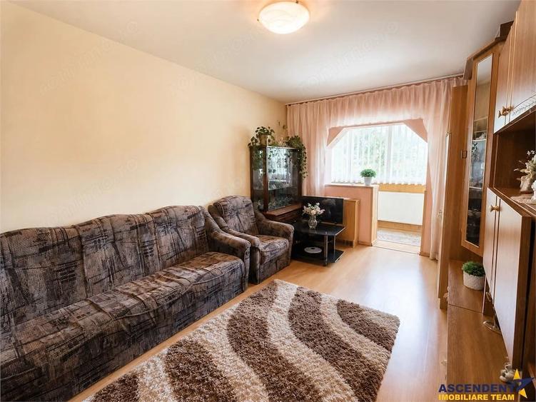 Apartament cu 3 camere decomandat în Triaj