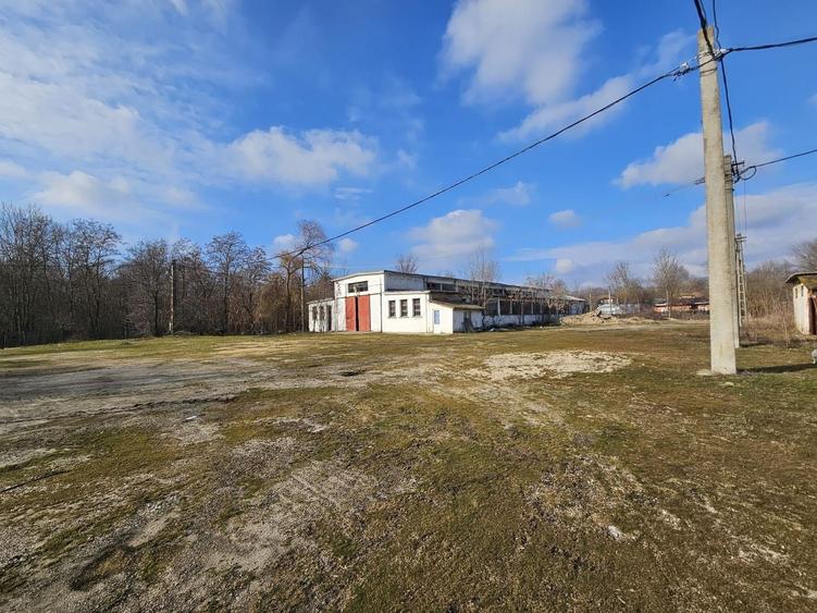 Spațiu industrial, de 3,400 mp, în Tătărăștii de Jos