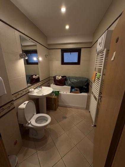 Apartament cu 3 camere semidecomandat în Dorobanți
