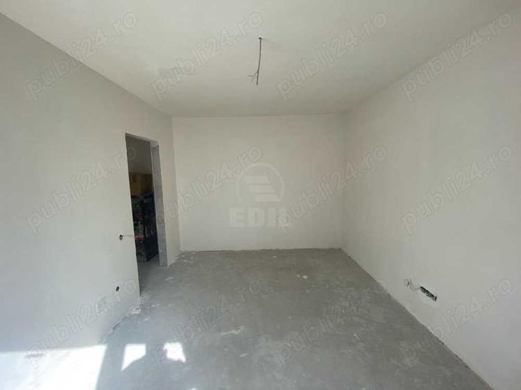 Apartament cu 3 camere semidecomandat în Florești
