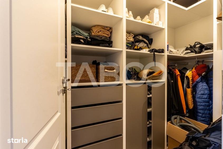 Apartament cu 3 camere semidecomandat, mobilat în Dâmbul Rotund