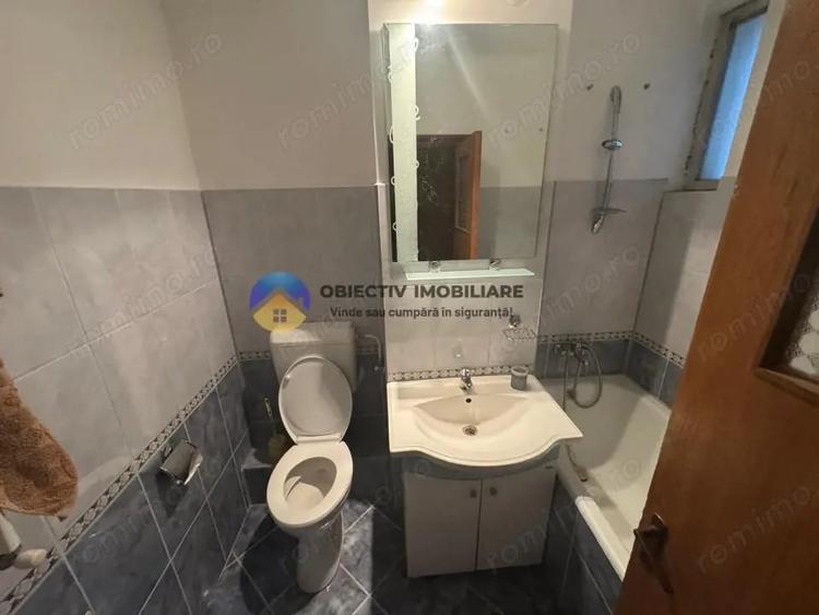 Apartament cu 3 camere semidecomandat în Mărăței