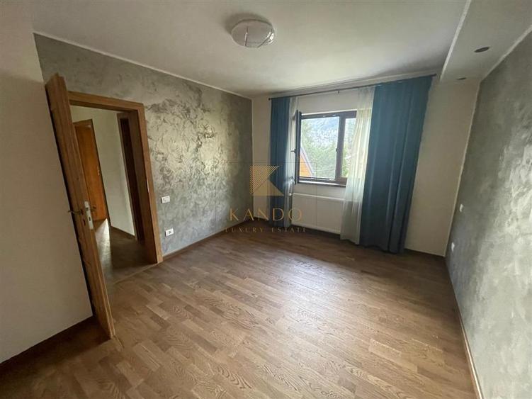 Casă individuală cu 3 camere cu Canalizare în Piatra Arsă