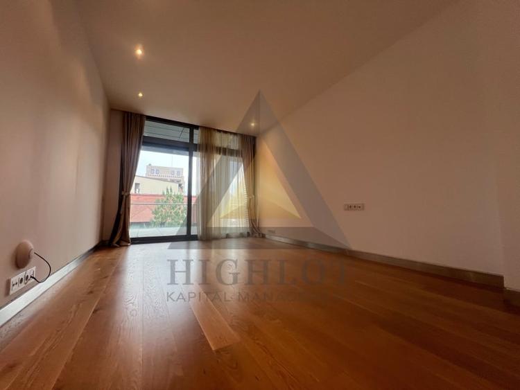 Apartament cu 4 camere semidecomandat în Kiseleff