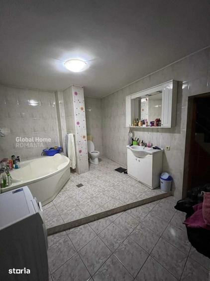 Casă cu 7 camere cu Teren 200 Mp în Vitan