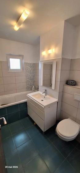 Apartament cu 3 camere semidecomandat, mobilat în Kiriac