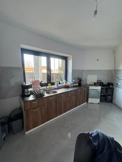 Casă cu 5 camere cu Teren 929 Mp în Central