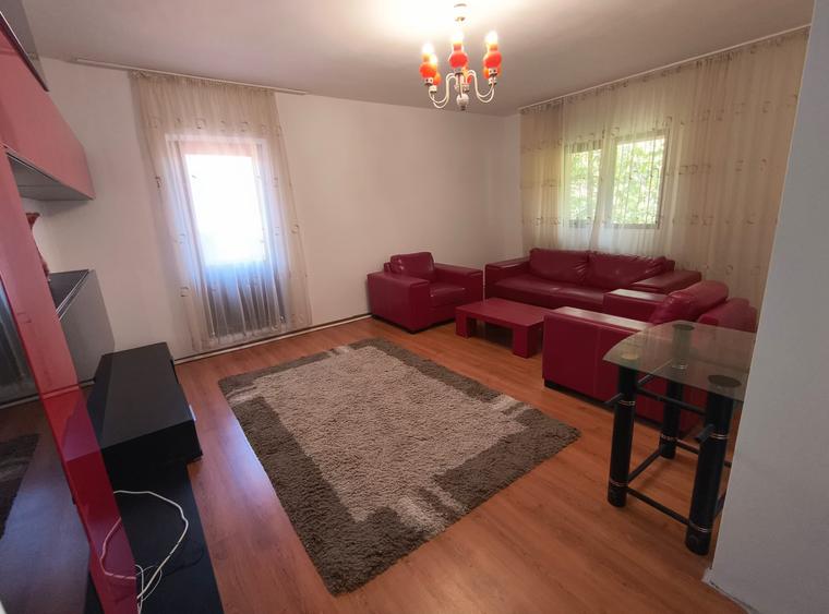 Apartament cu 4 camere decomandat în Central