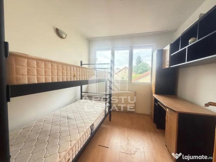 Casă cu 4 camere cu Teren 200 Mp în Aradului