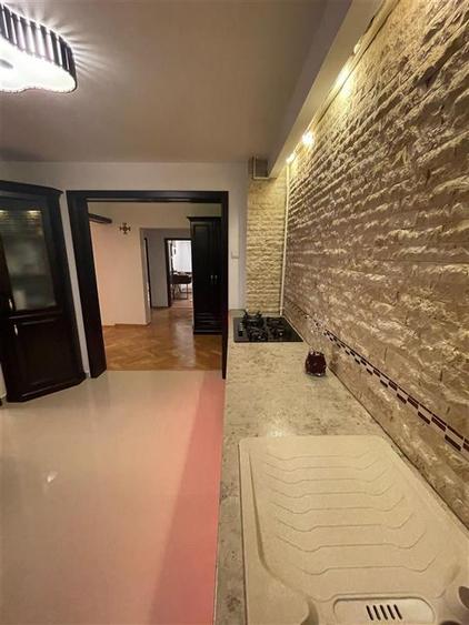 Apartament cu 3 camere decomandat, mobilat în Păcurari