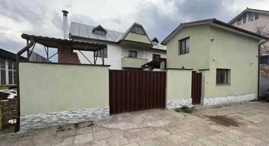 Casă cu 4 camere cu Teren 316 Mp în Central