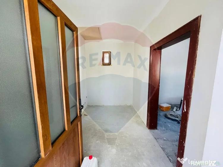 Casă cu 6 camere cu Teren 500 Mp în Calea Dumbrăvii