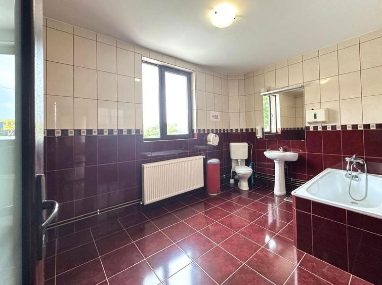Casă individuală cu 4 camere cu Canalizare în Băneasa