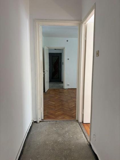 Apartament cu 3 camere semidecomandat în Hipodrom 2