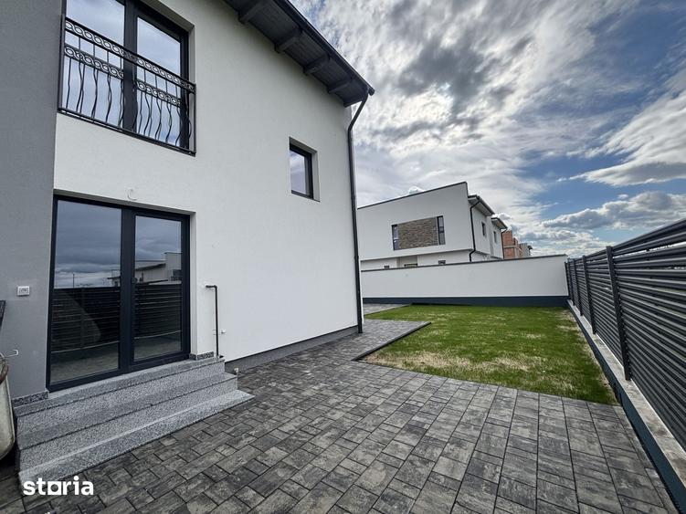 Casă cu 4 camere cu Teren 220 Mp în Central