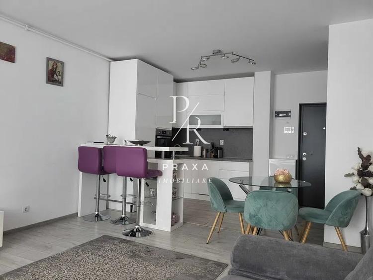 Apartament cu 2 camere semidecomandat, mobilat în Florești