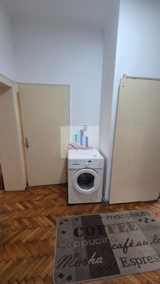 Casă cu 3 camere cu Canalizare în Central