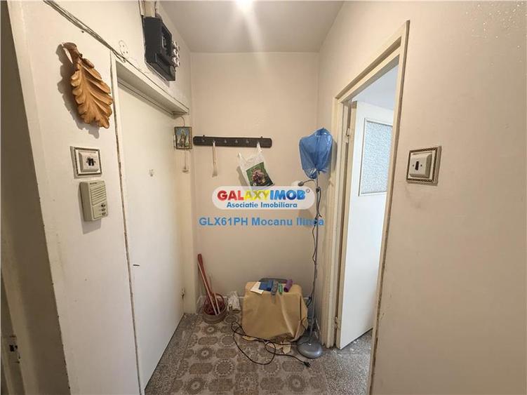 Apartament cu 3 camere semidecomandat în Cina