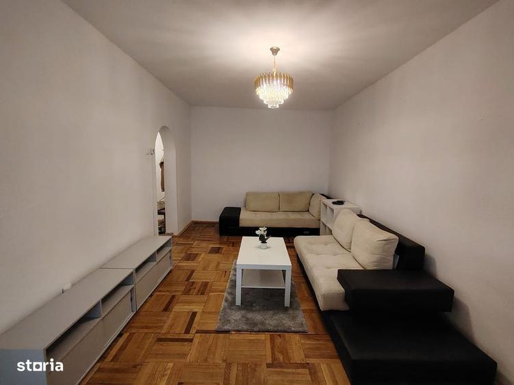 Apartament cu 3 camere în Micro 6