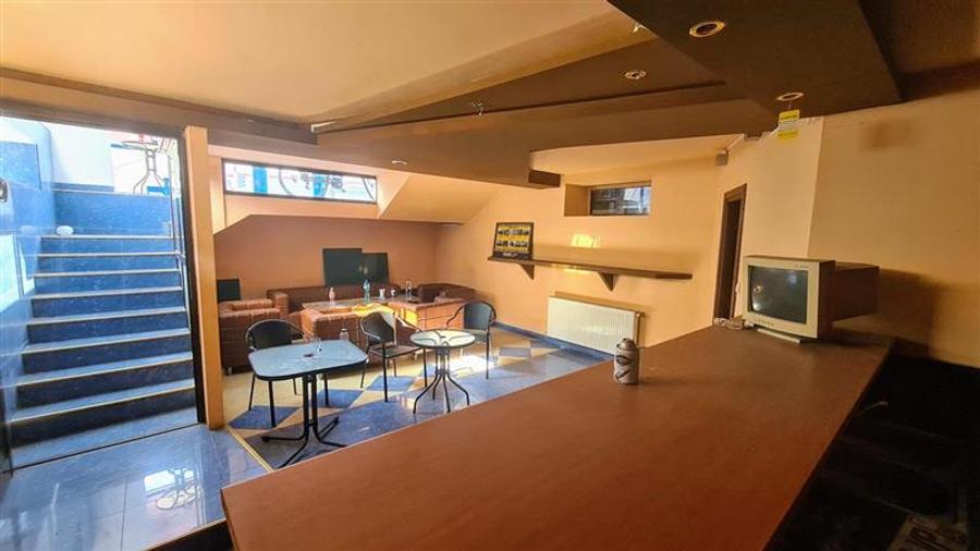 Spațiu comercial, de 200 mp, în Complex Studențesc