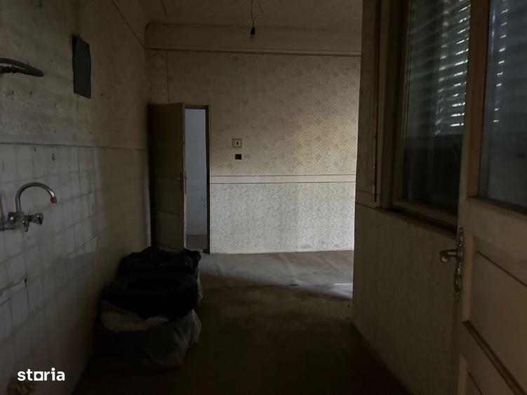 Casă cu 3 camere în Sântion