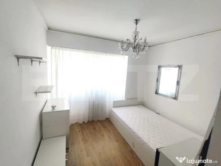 Apartament cu 3 camere decomandat în Independenței