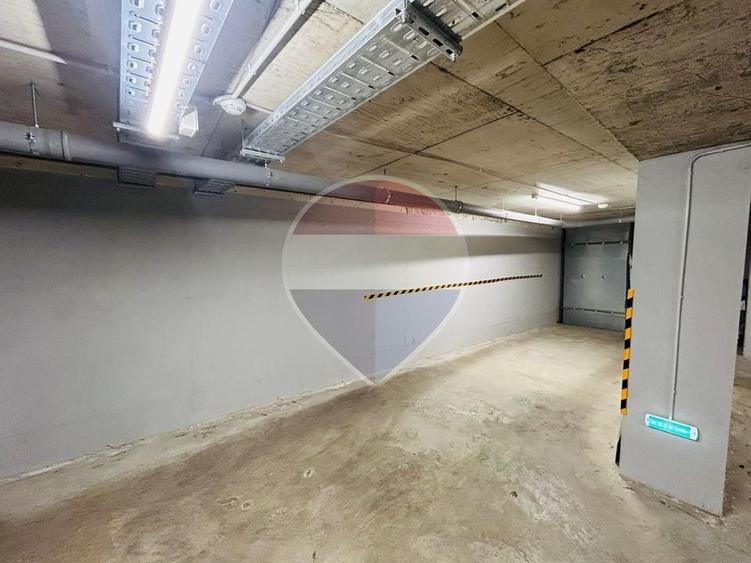 Apartament cu 3 camere semidecomandat, mobilat în Ultracentral