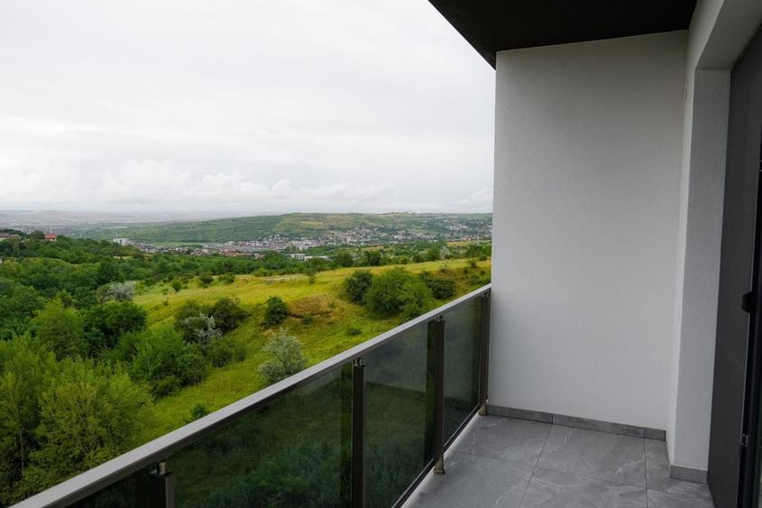 Apartament cu 2 camere semidecomandat, mobilat în Bună Ziua